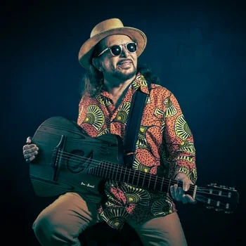 Geraldo Azevedo apresenta show voz & violão na Pupileira 